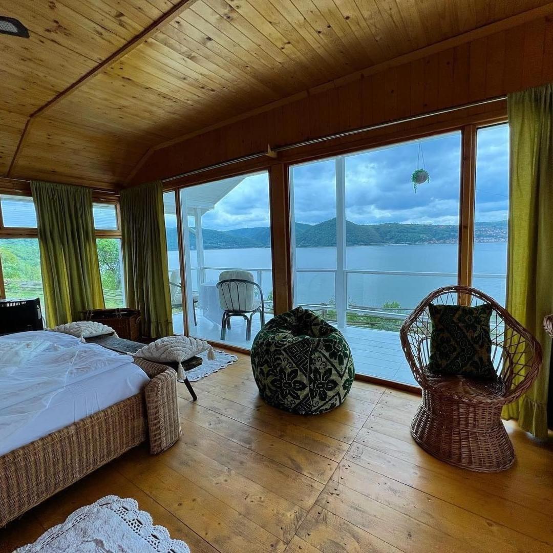 Vila Dream Tricule Svinita Exteriér fotografie
