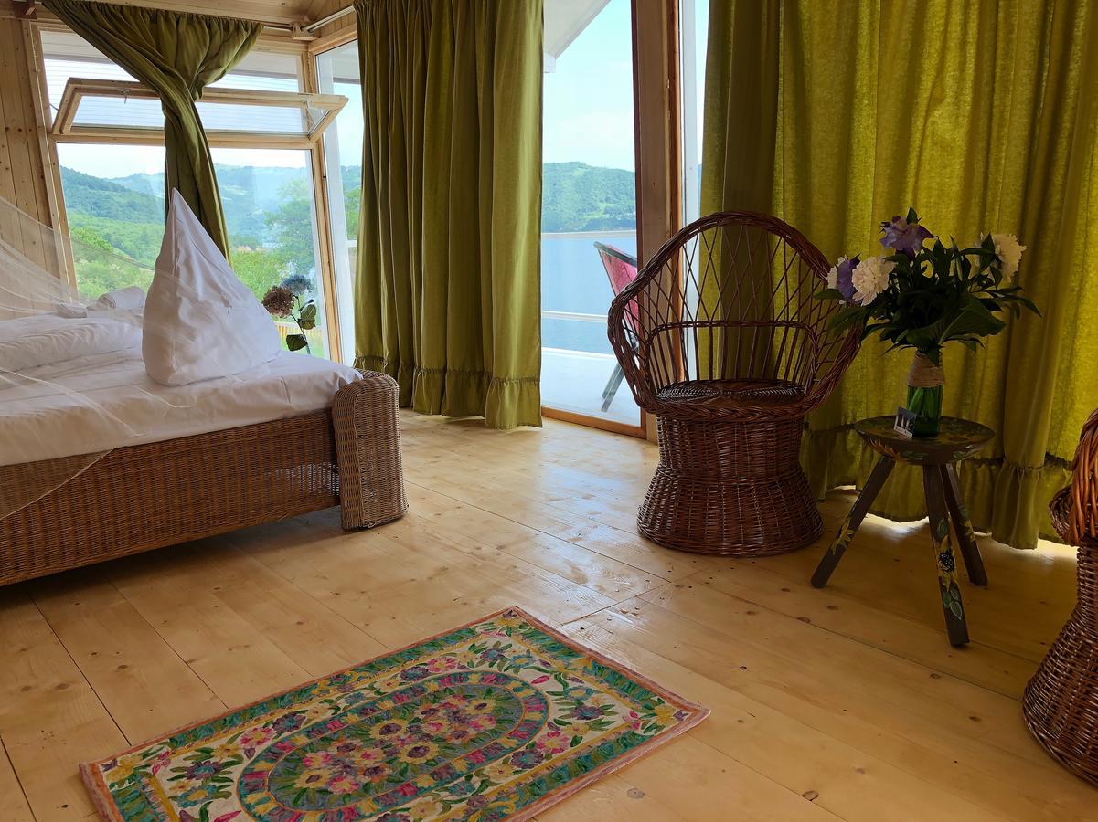 Vila Dream Tricule Svinita Exteriér fotografie
