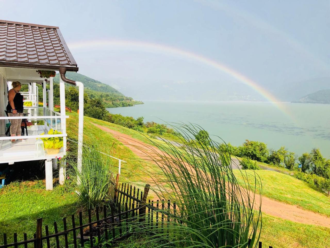 Vila Dream Tricule Svinita Exteriér fotografie